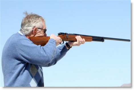 harry-reid-shooting-rifle1-470x315