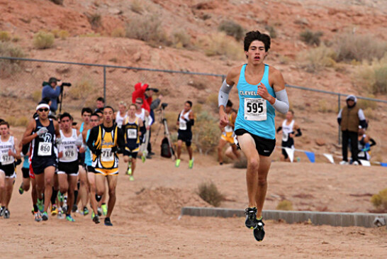 Luis Martínez, un orgullo latino en el mejor equipo de Cross Country del país